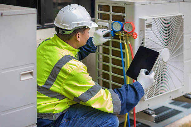 Professional Hvac technician working in Poplar Grove, IL